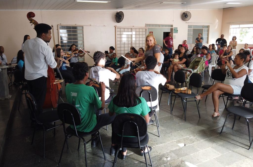 Projeto Orquestra da Samaritana é apresentada para as famílias e voluntários